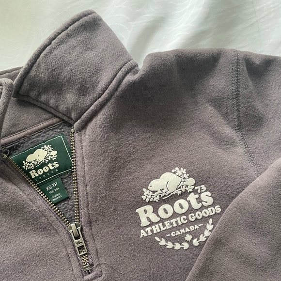 Roots Half Zip - Picture 1 of 2